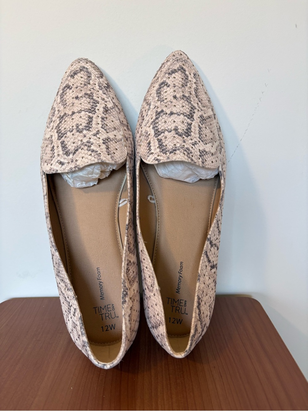 Time & Tru Cream Feather Loafer Flats Studded Snake Print Ballet Size 12 Wide - Picture 7 of 7